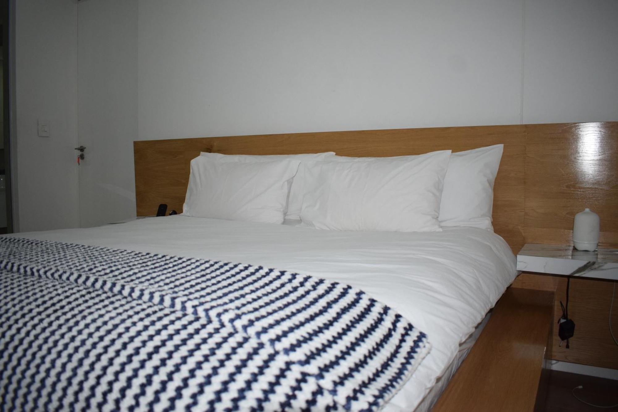 Sandton Apartment 15 West Road South Йоханесбург Екстериор снимка