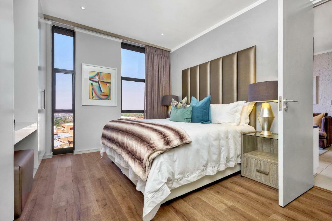 Sandton Apartment 15 West Road South Йоханесбург Екстериор снимка