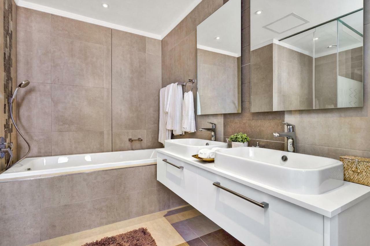 Sandton Apartment 15 West Road South Йоханесбург Екстериор снимка