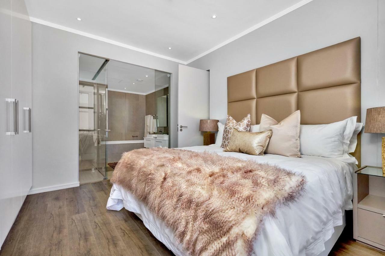 Sandton Apartment 15 West Road South Йоханесбург Екстериор снимка